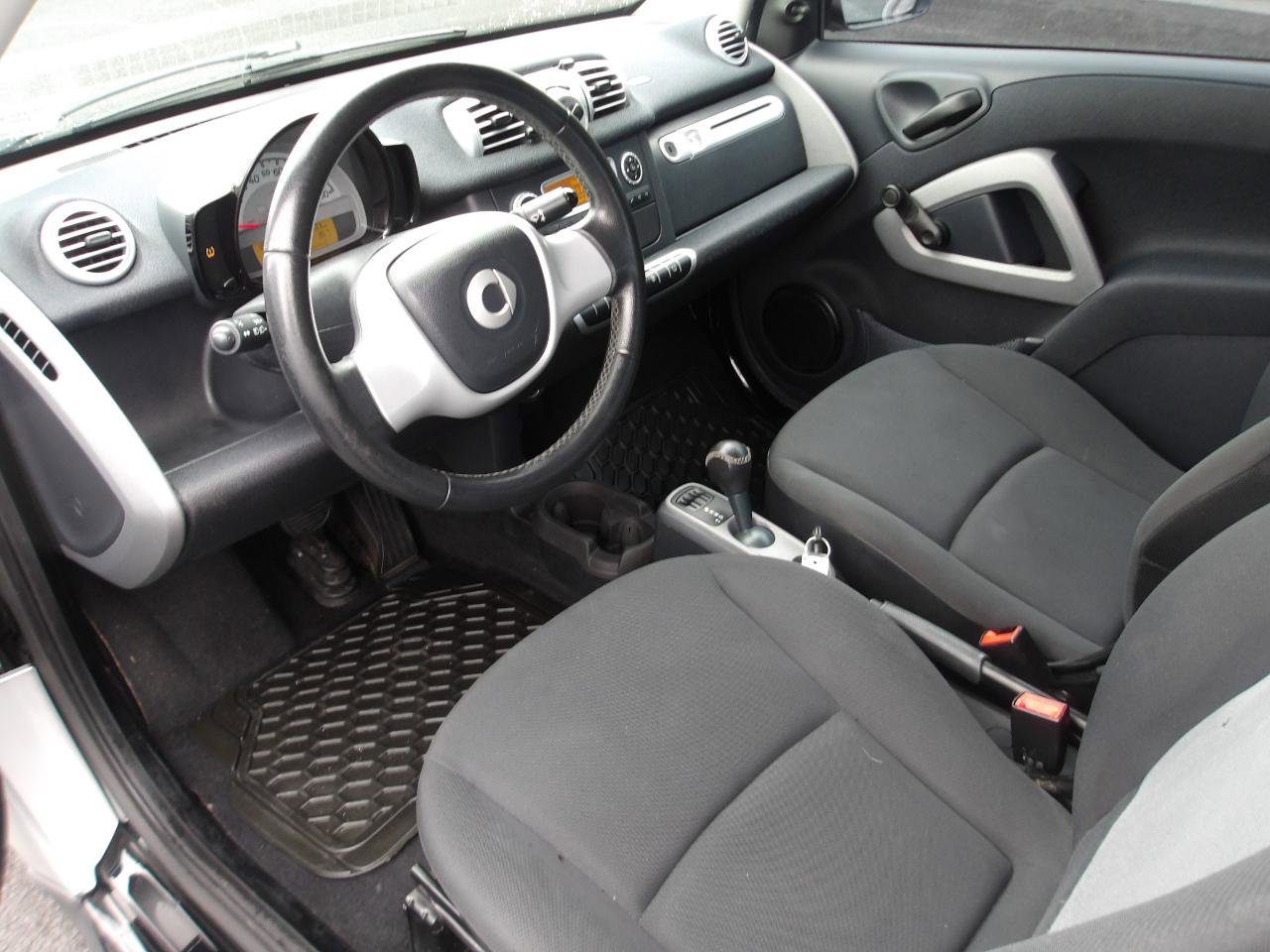 Used 2015 smart fortwo pure image 9