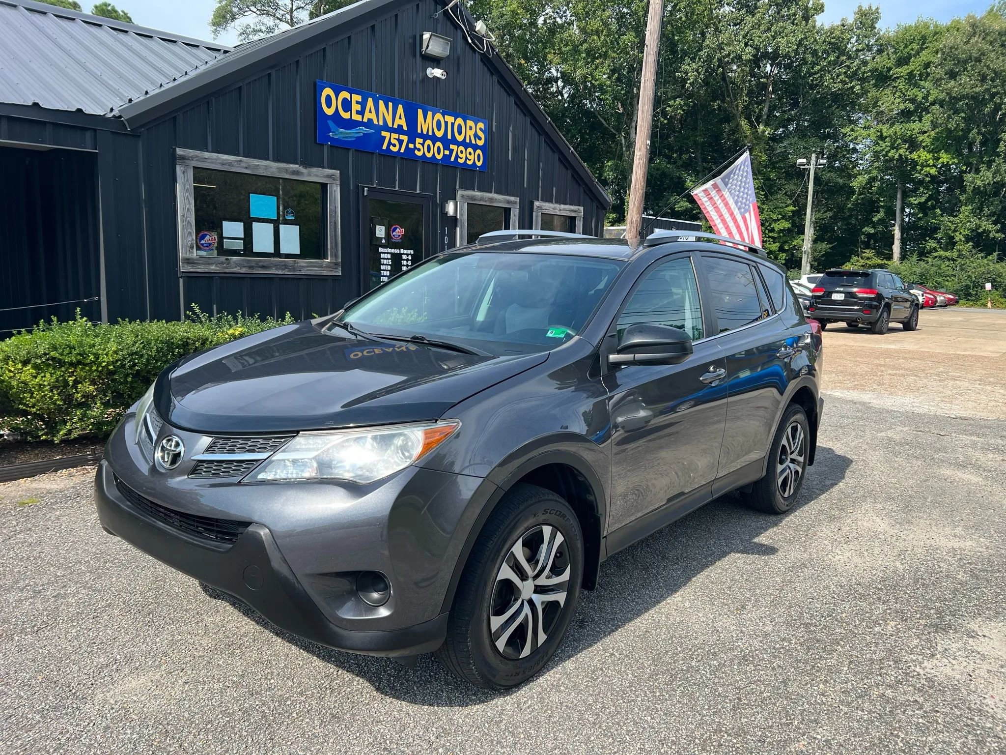 Used 2014 Toyota RAV4 LE image 1