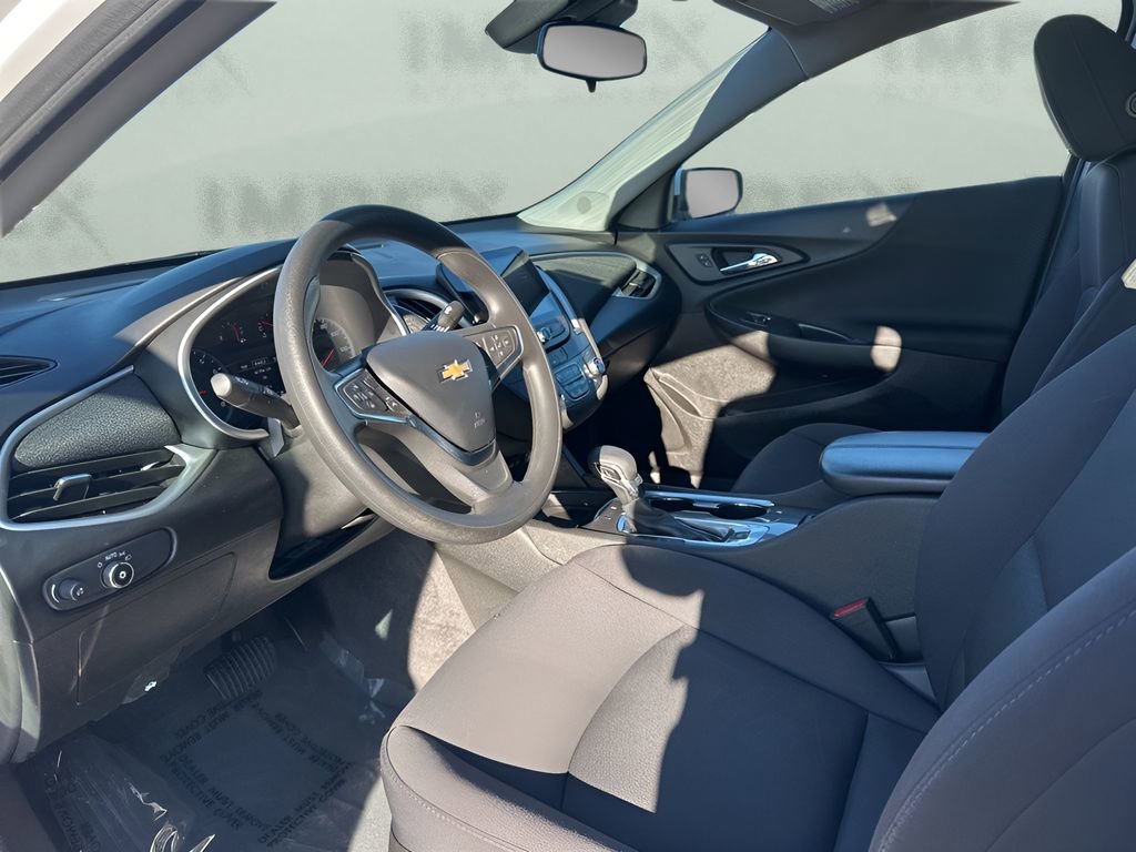 Used 2023 Chevrolet Malibu LT image 9
