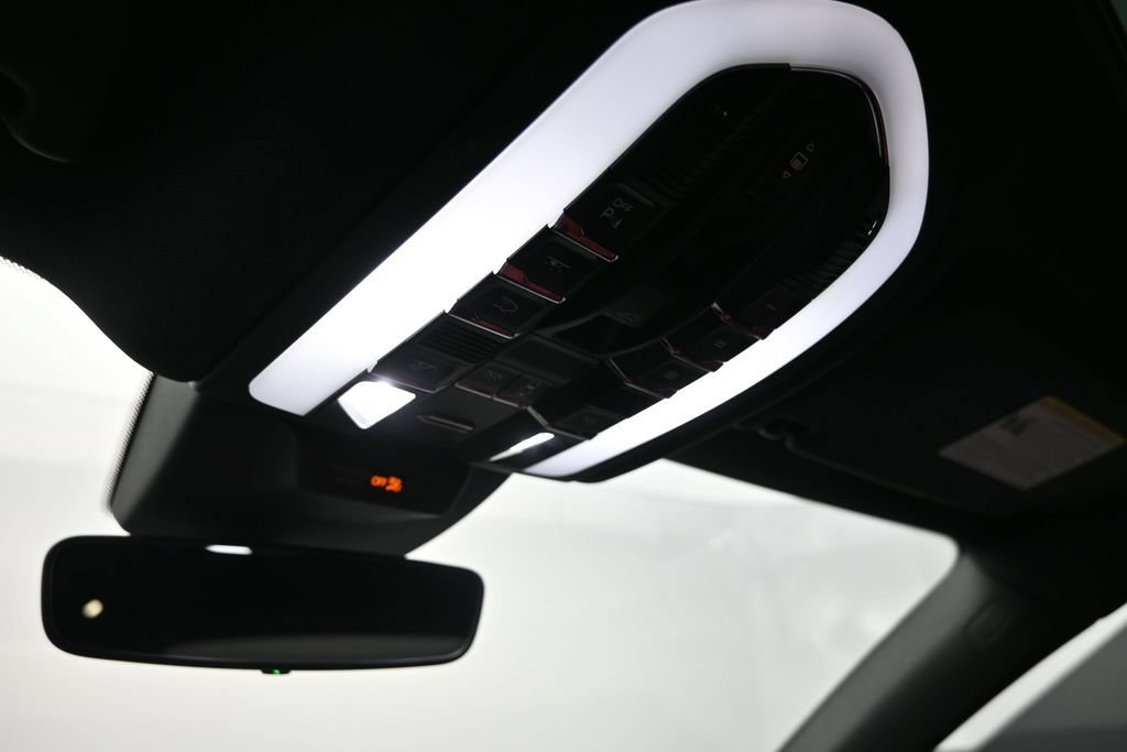 Certified 2024 Porsche Macan GTS AWD/4WD image 18
