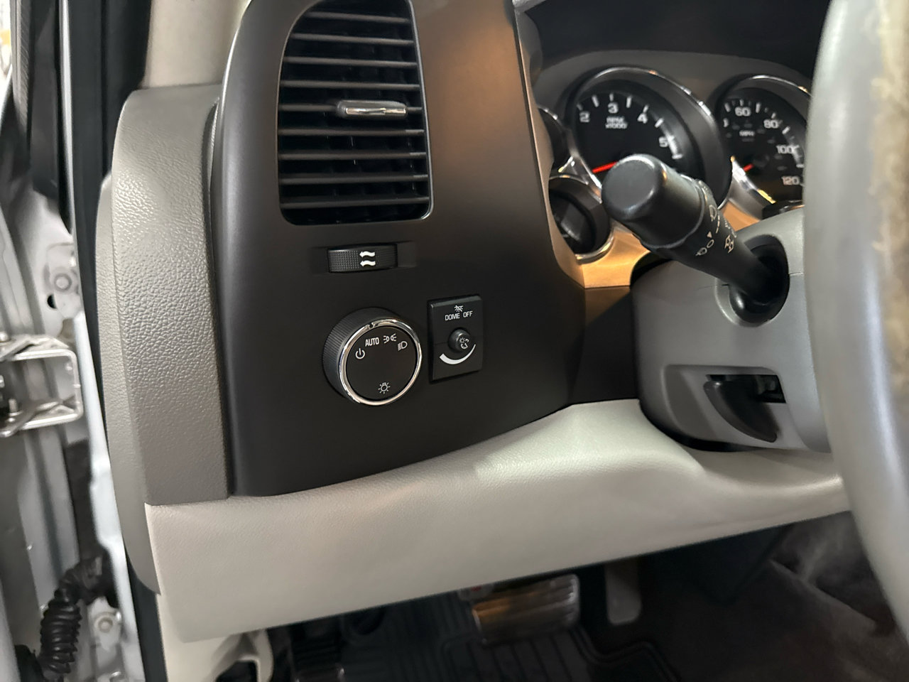 Used 2010 GMC Sierra 1500 SLE w/ Texas Edition image 11