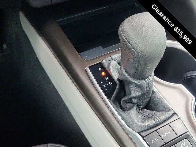 Used 2022 Toyota Camry LE FWD image 36