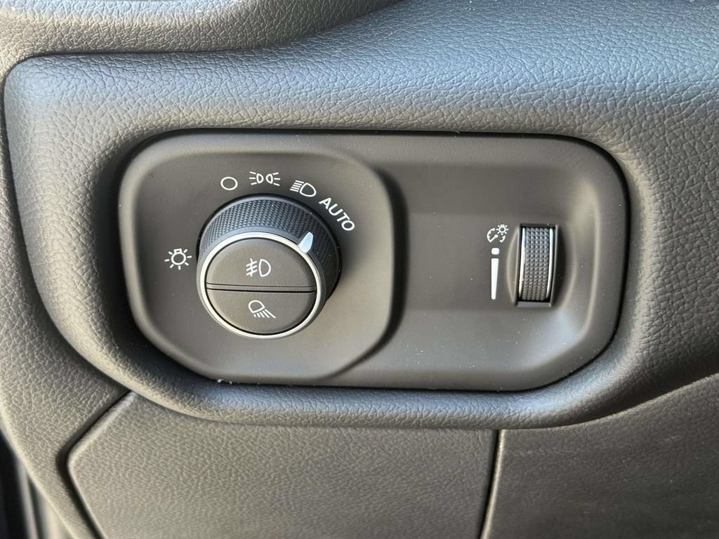 New 2026 RAM 2500 Big Horn AWD/4WD image 11