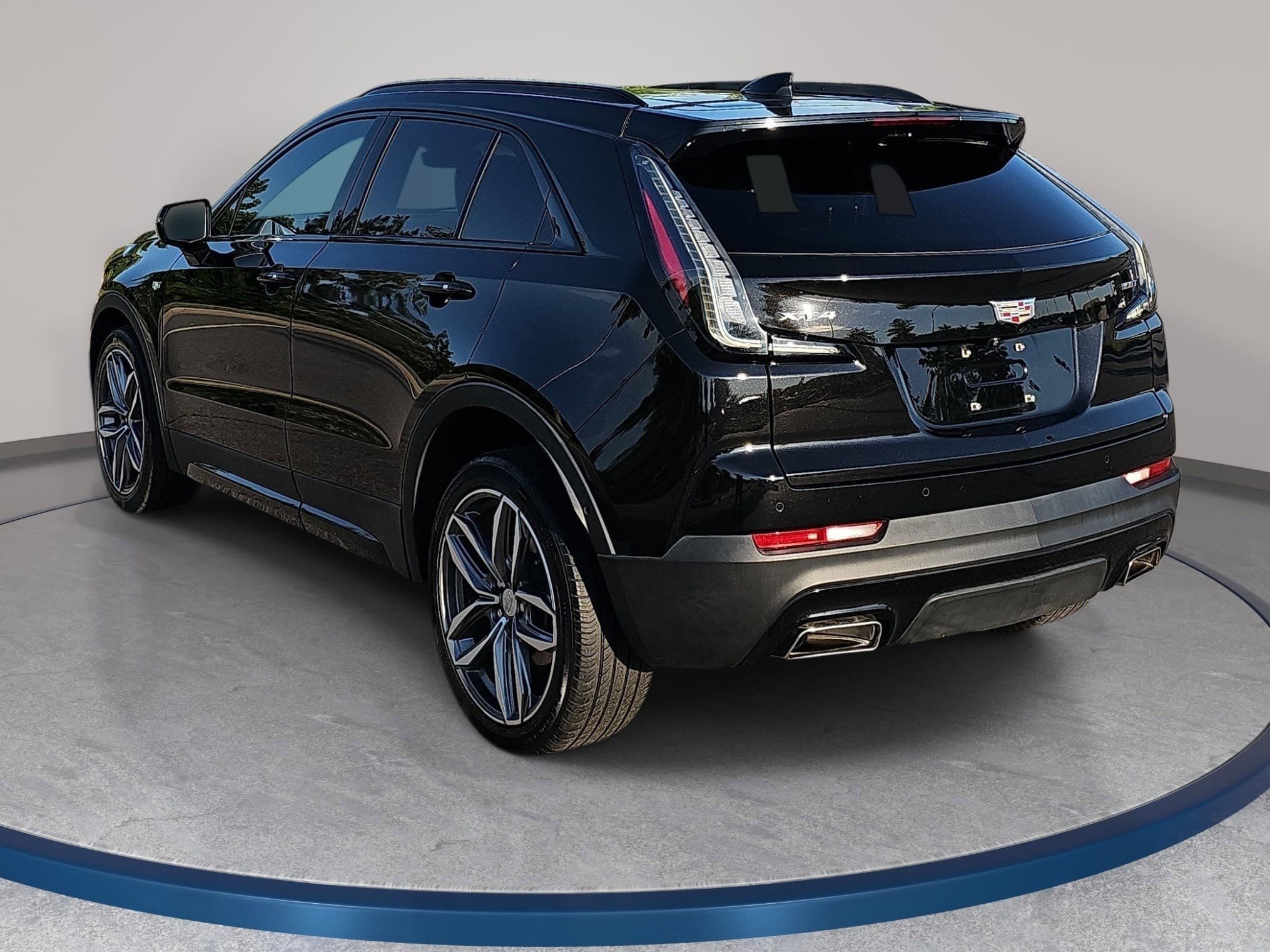 Used 2022 Cadillac XT4 Sport w/ Enhanced Visibility Package FWD image 7