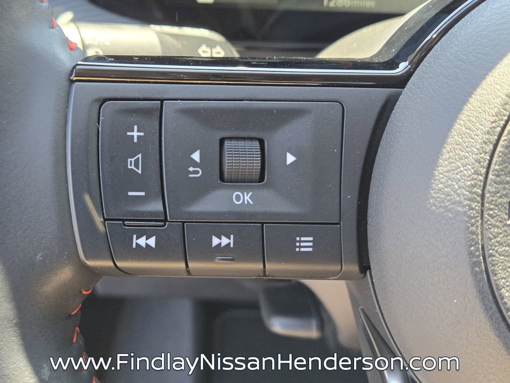 Used 2025 Nissan Kicks SR AWD/4WD image 23