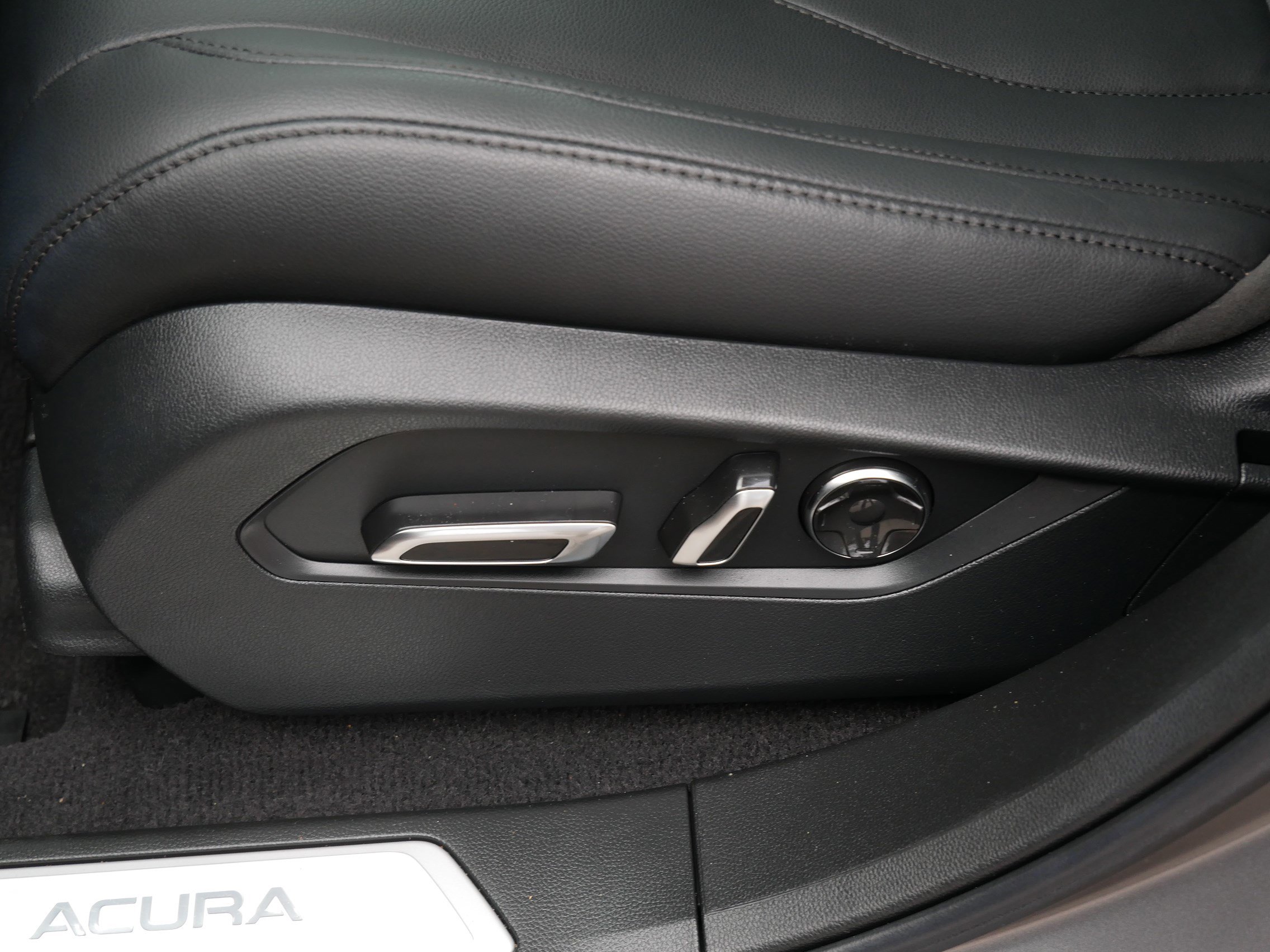 Used 2023 Acura RDX SH-AWD image 19