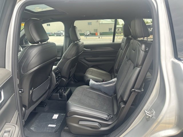 New 2025 Jeep Grand Cherokee L Altitude image 19
