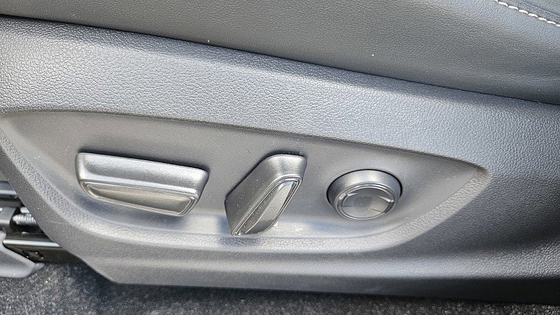 Used 2025 Toyota Crown AWD/4WD image 20