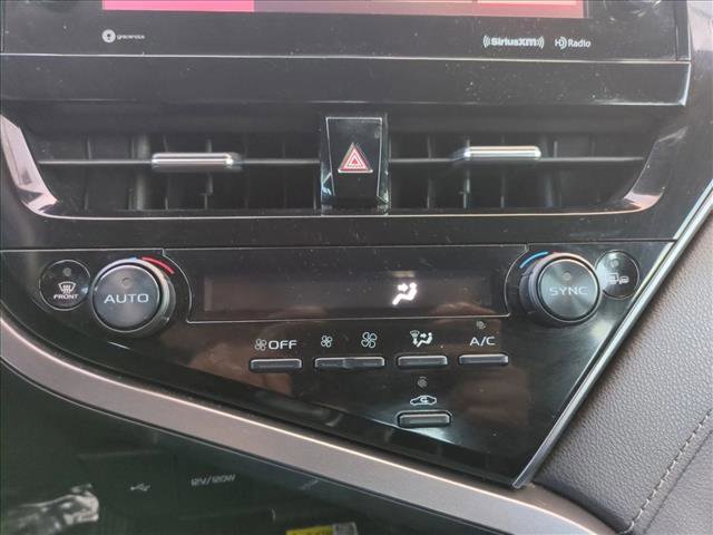 Used 2022 Toyota Camry XLE image 15