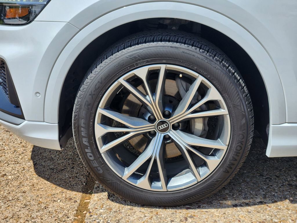 Used 2021 Audi Q8 Premium Plus w/ Premium Plus Package image 10