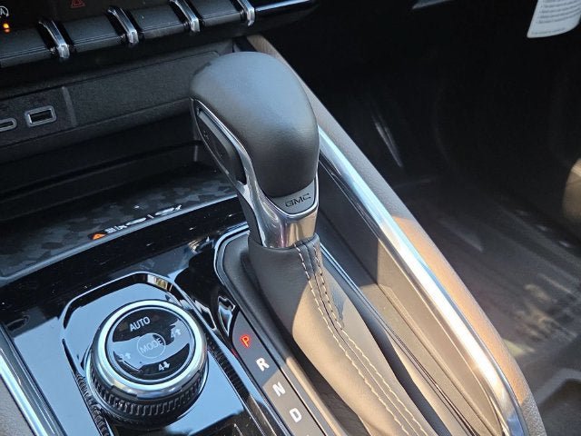 New 2026 GMC Canyon Denali AWD/4WD image 14