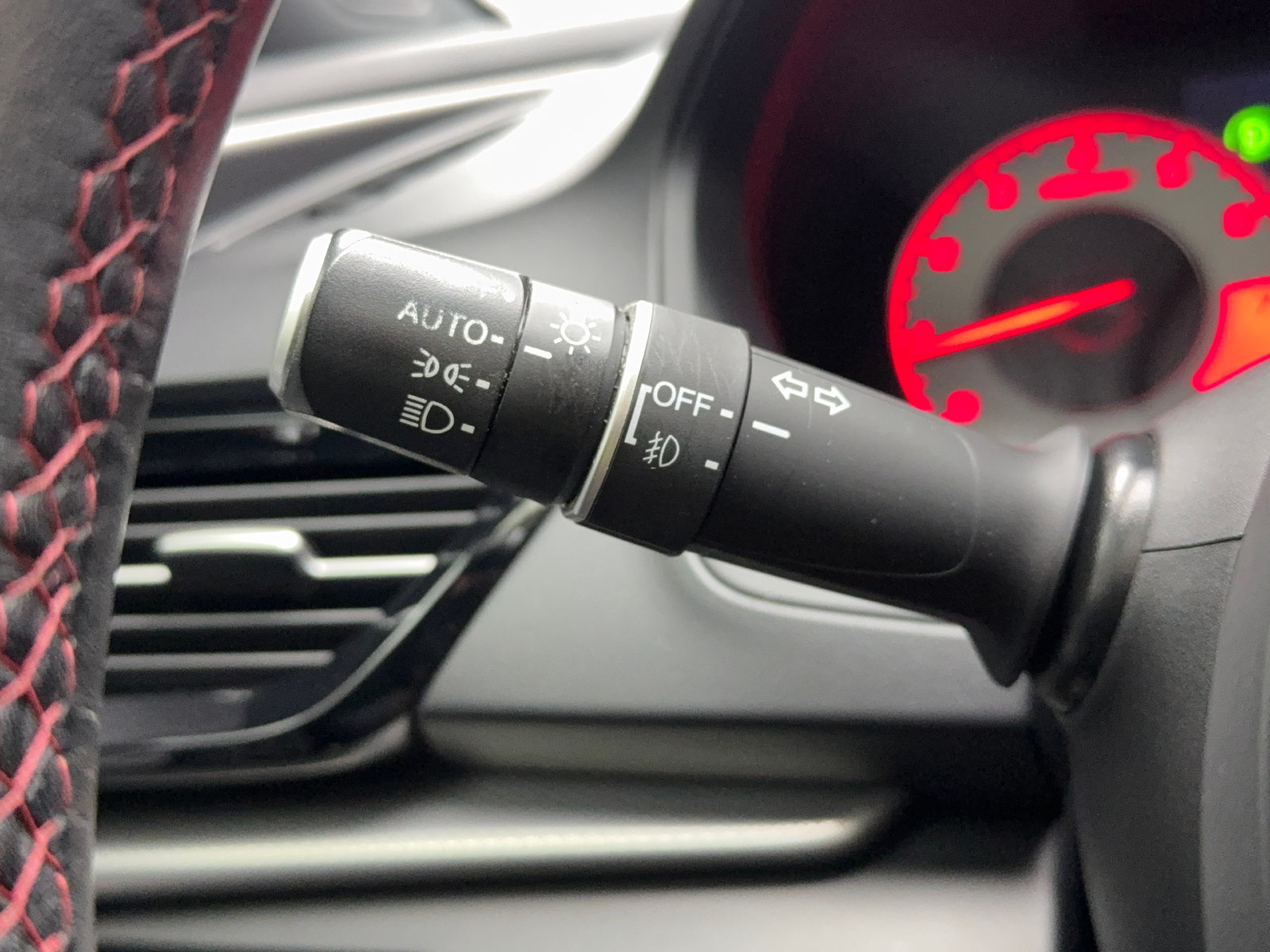 Used 2023 Acura RDX w/ Advance Package FWD image 34