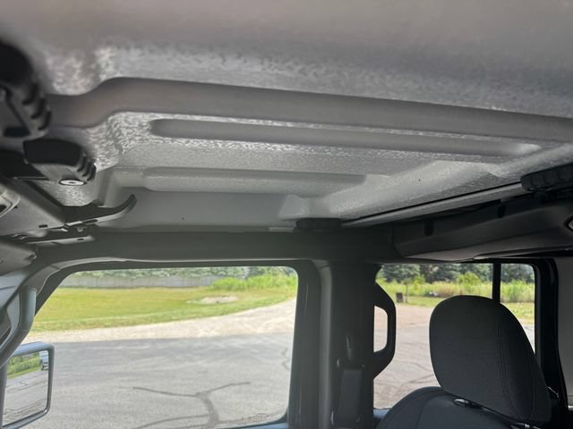 Certified 2026 Jeep Wrangler Unlimited Rubicon AWD/4WD image 38
