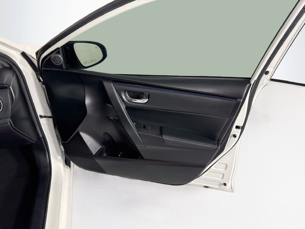 Used 2018 Toyota Corolla SE w/ Carpet Mat Package (TMS) FWD image 25