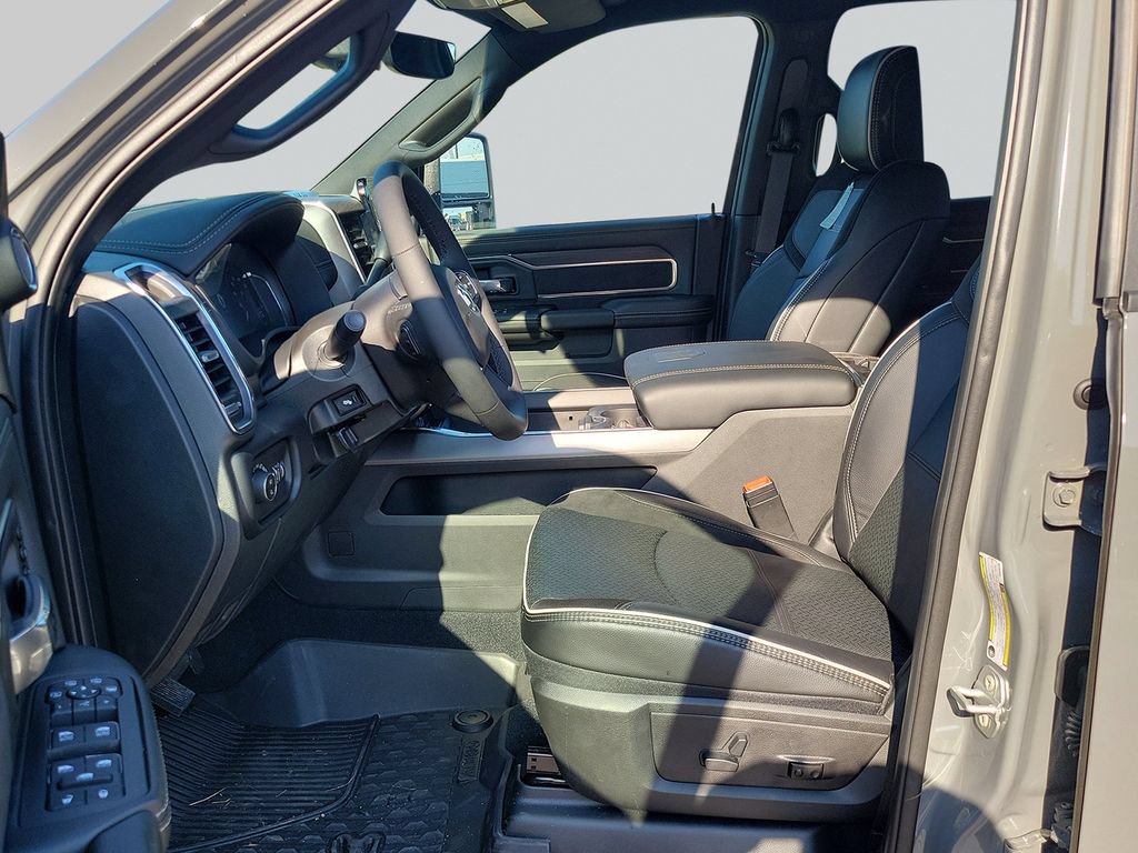 New 2026 RAM 3500 Laramie AWD/4WD image 11