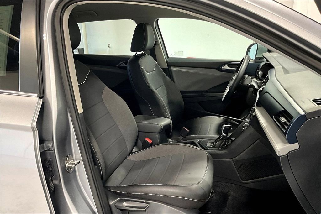 Used 2024 Volkswagen Taos SE image 10