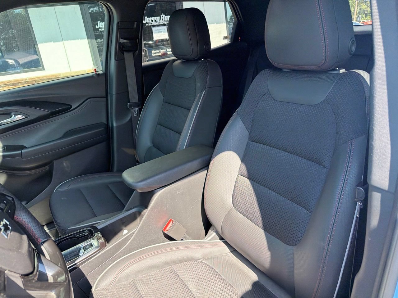 Used 2023 Chevrolet TrailBlazer RS w/ Sun and Liftgate Package FWD image 3