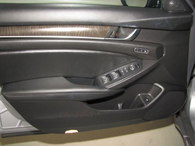 Used 2022 Honda Accord EX-L image 11