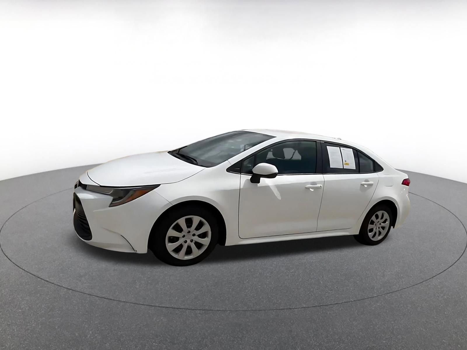 Used 2025 Toyota Corolla LE image 8