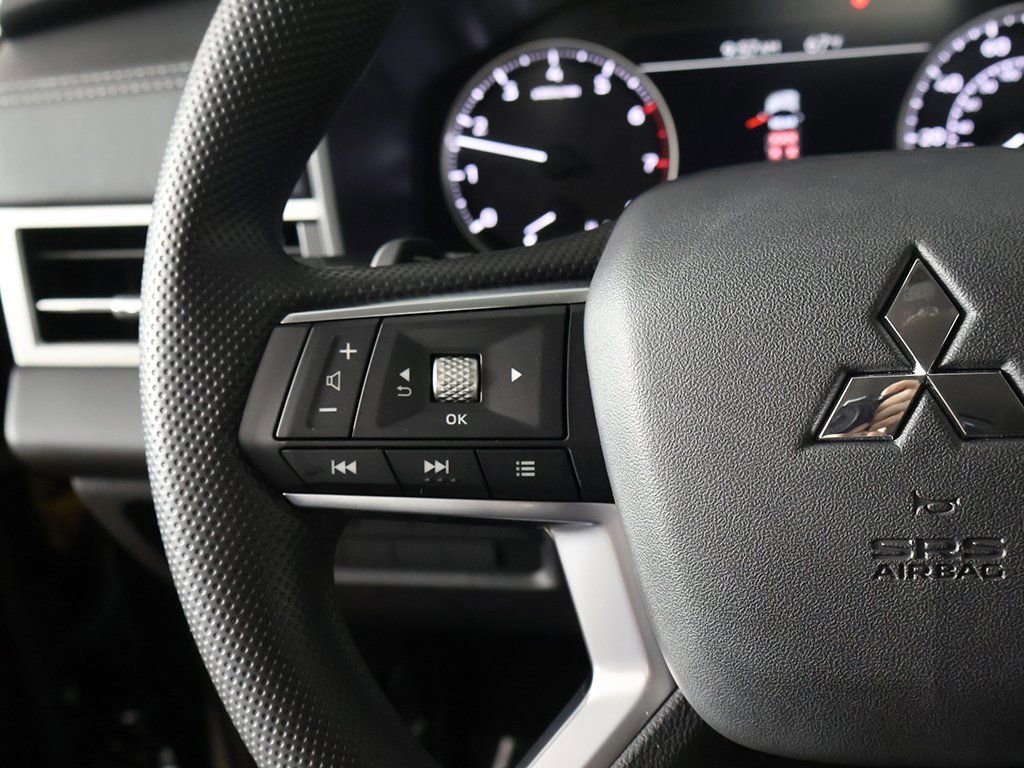 New 2026 Mitsubishi Outlander ES AWD/4WD image 39