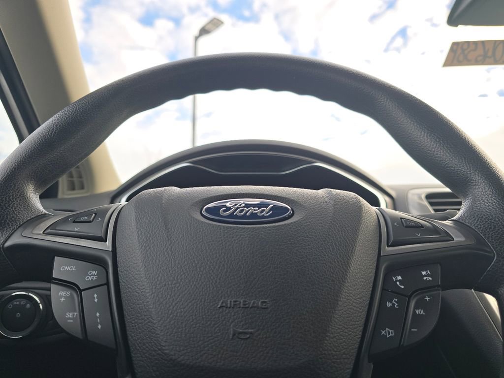 Used 2020 Ford Fusion SE image 23