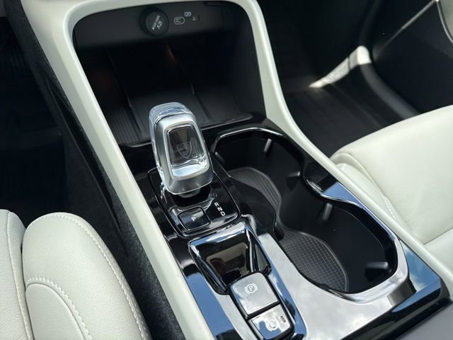 New 2026 Volvo XC40 B5 Plus w/ Protection Package Premier image 26