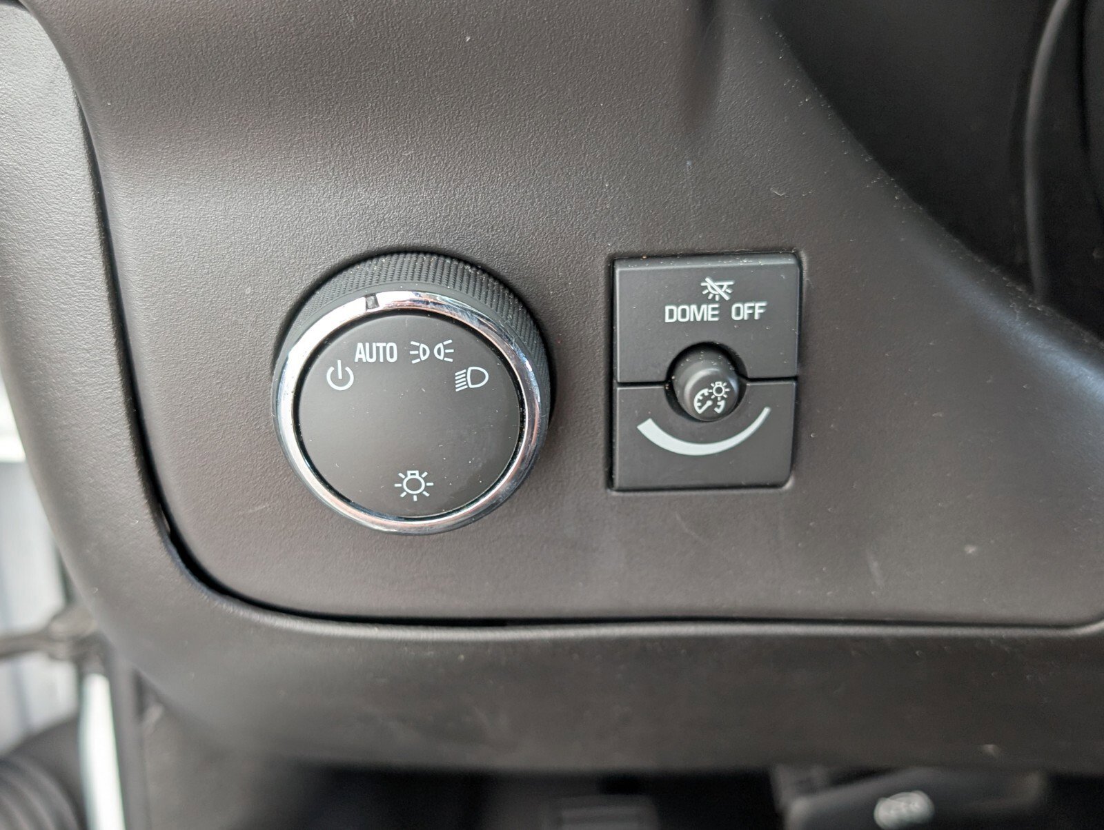 Used 2024 Chevrolet Express 2500 w/ Driver Convenience Package image 28