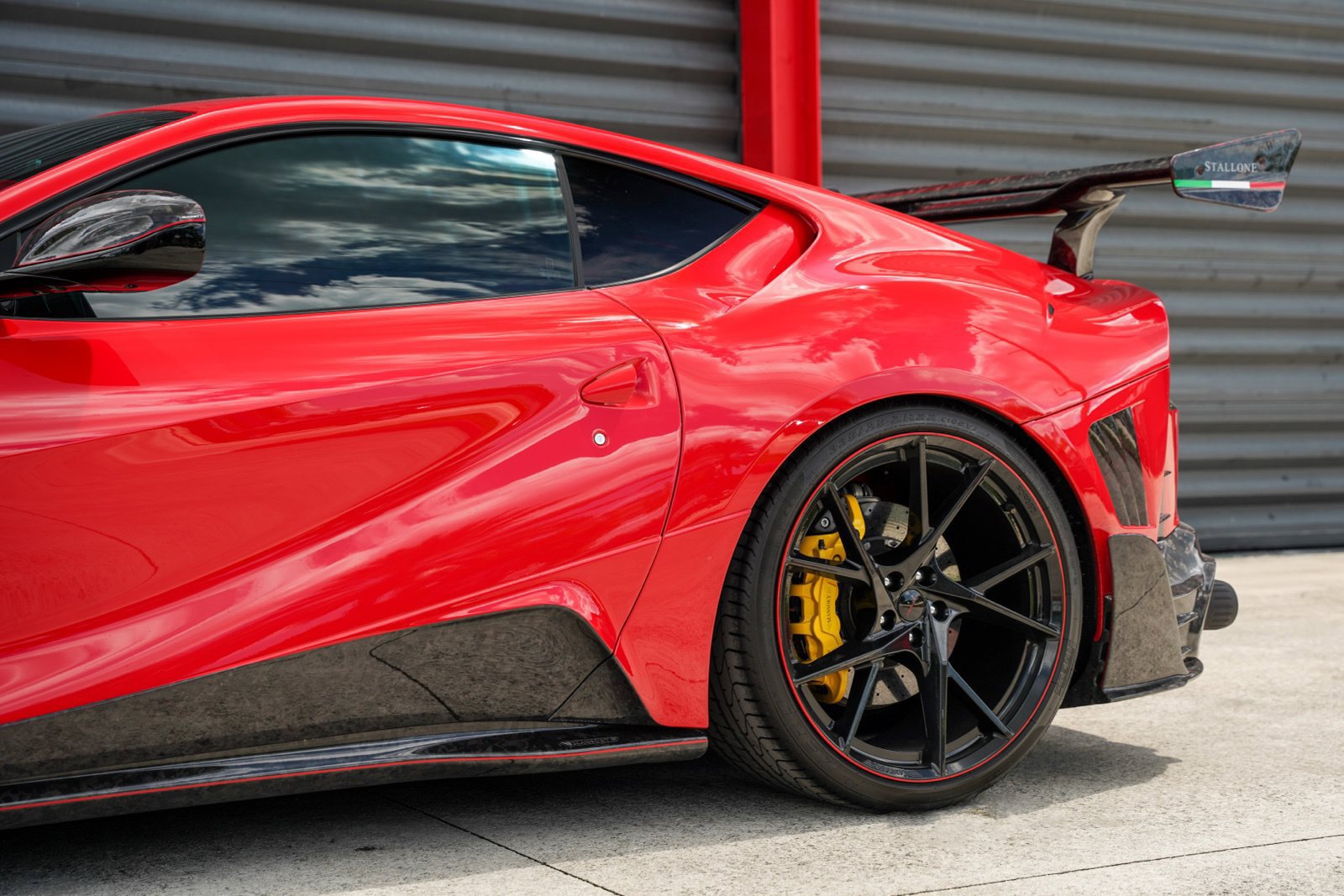 Used 2020 Ferrari 812 Superfast RWD image 29