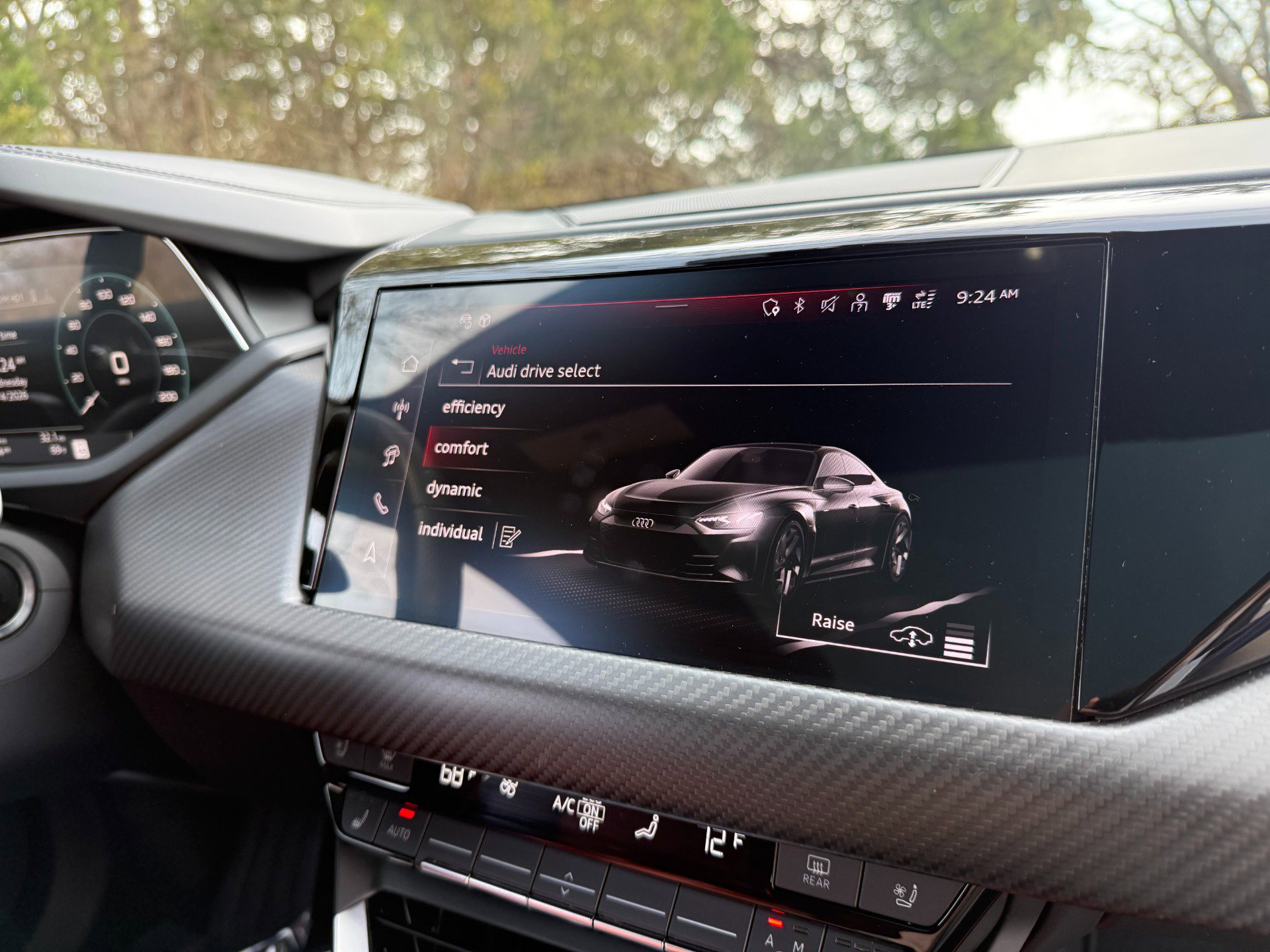 Used 2024 Audi RS e-tron GT w/ Carbon Performance Package image 34