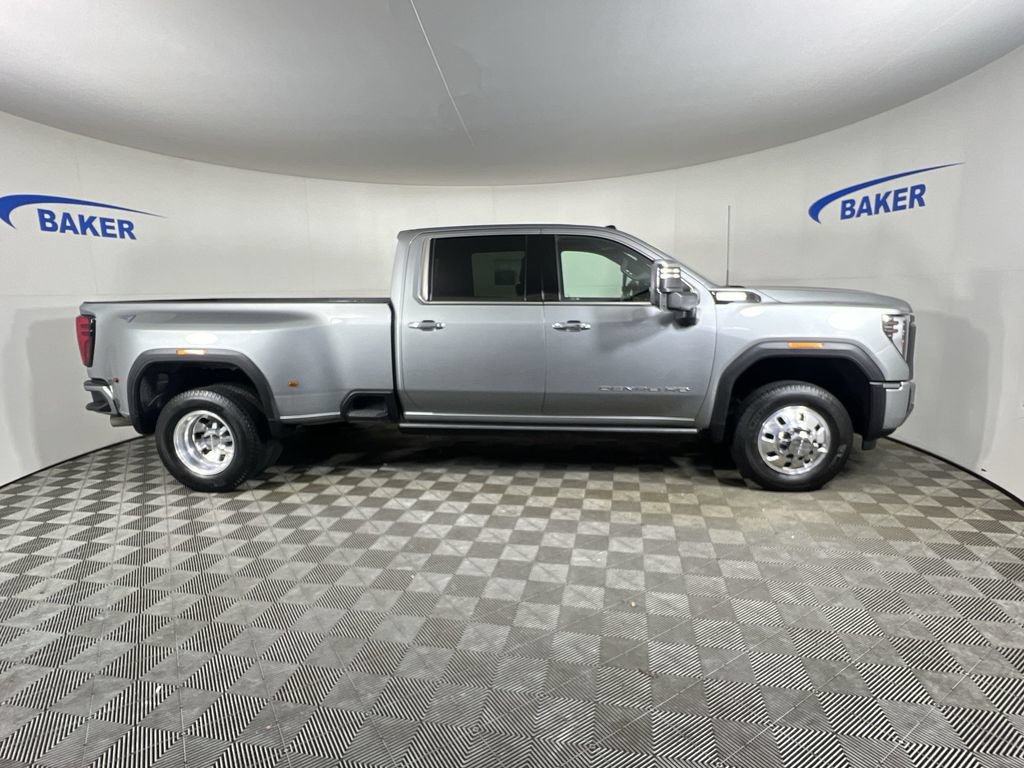 Certified 2025 GMC Sierra 3500 Denali Ultimate AWD/4WD image 10