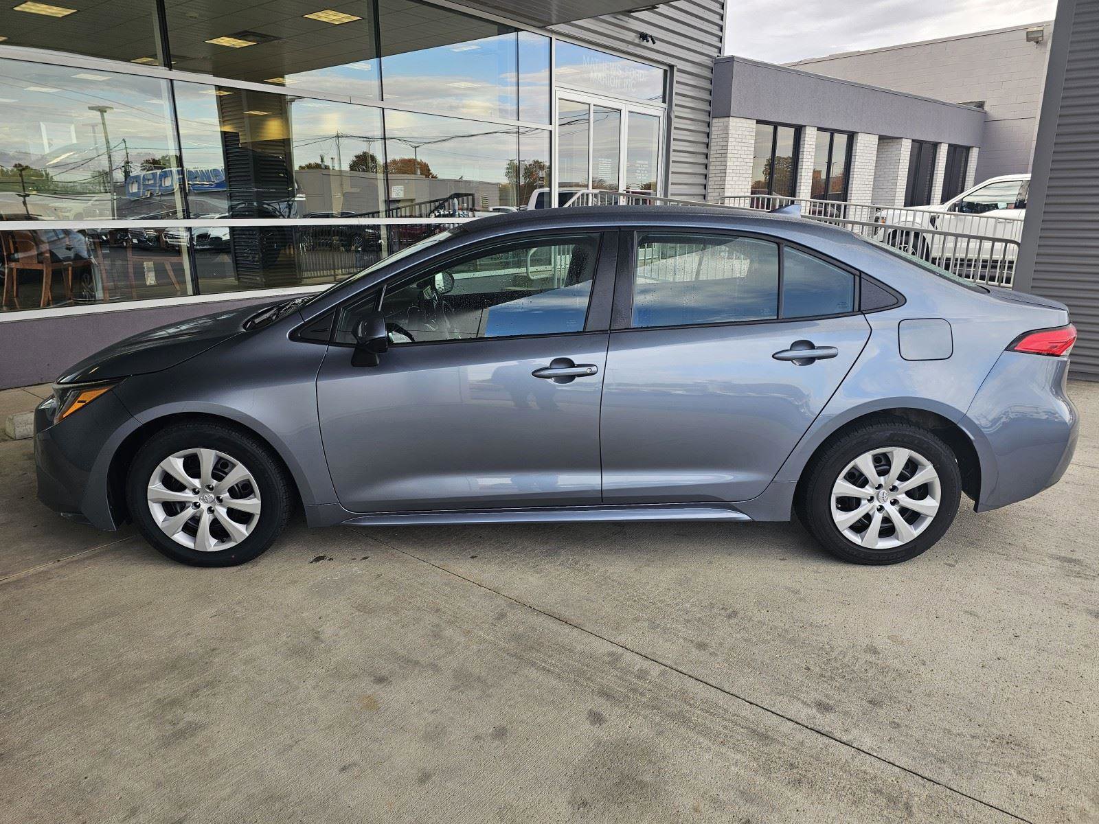 Used 2023 Toyota Corolla LE image 2