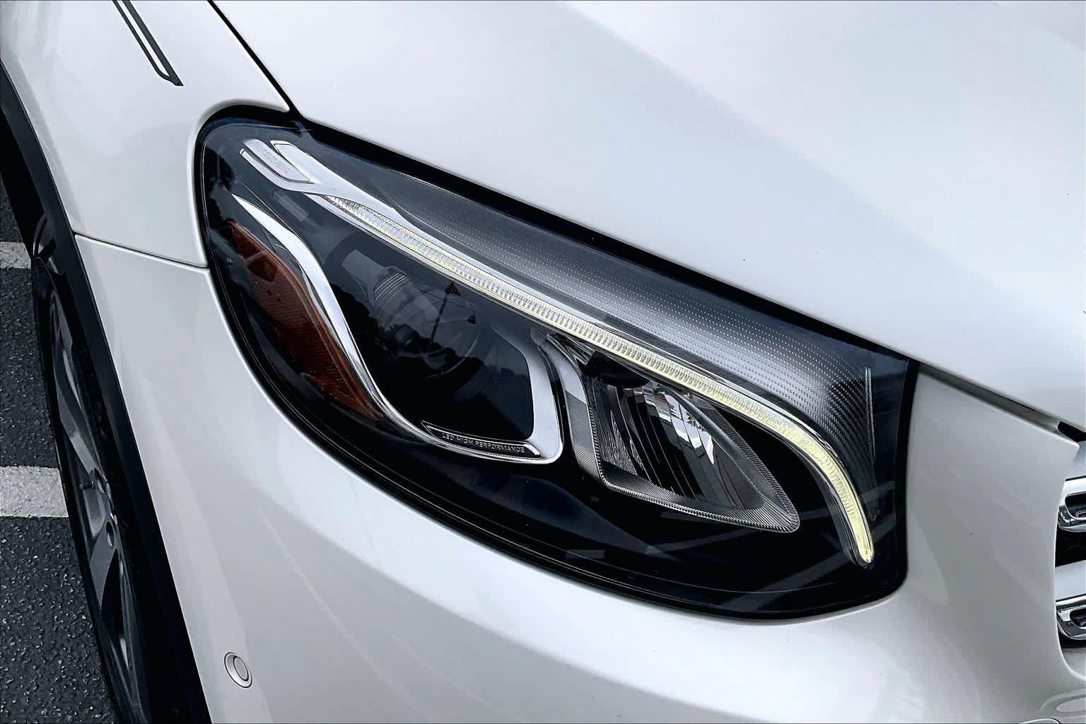 Used 2019 Mercedes-Benz GLC 300 4MATIC image 28