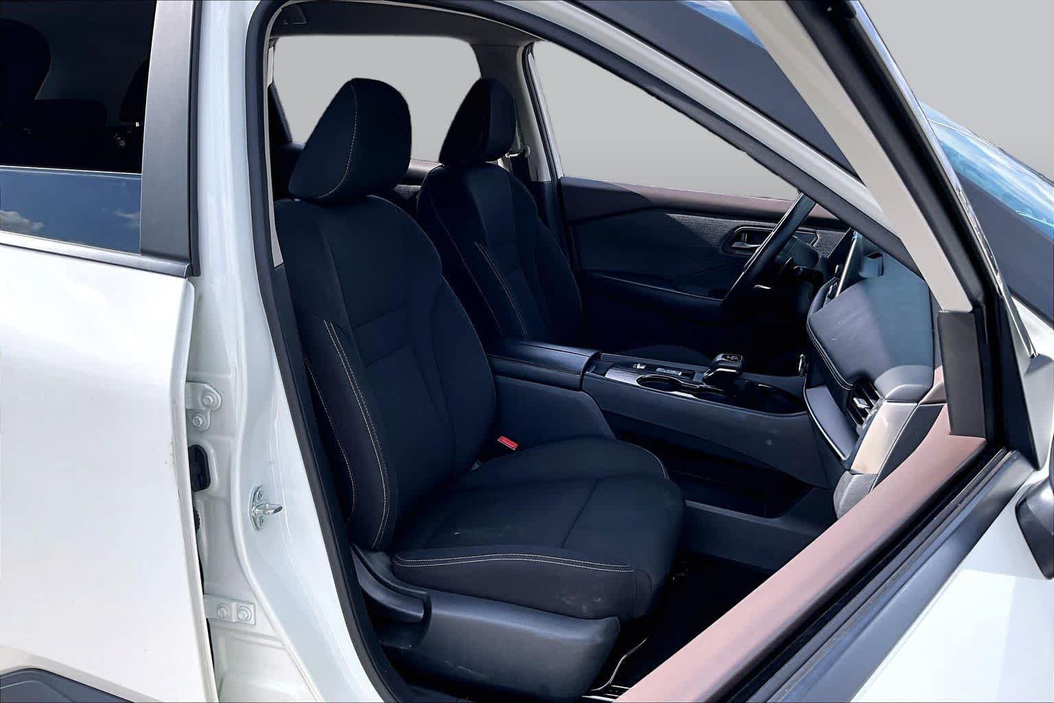 Used 2023 Nissan Rogue S FWD image 8