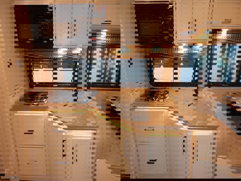 Used 2022 Ford E-450 and Econoline 450 Super Duty w/ Motorhome Prep Package image 46