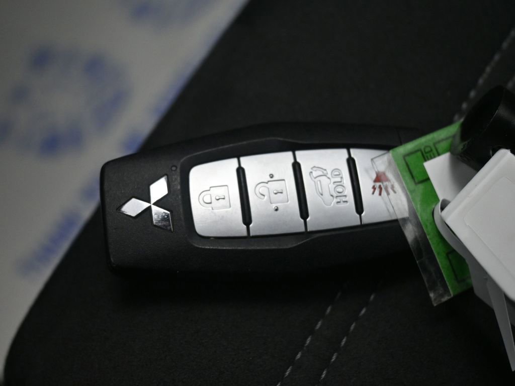 Used 2024 Mitsubishi Outlander SE image 30