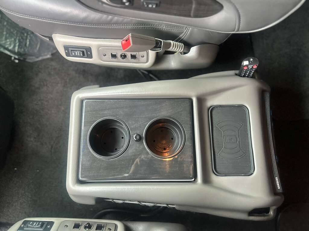 Used 2019 Chevrolet Express 2500 Extended w/ Enhanced Convenience Package RWD image 17