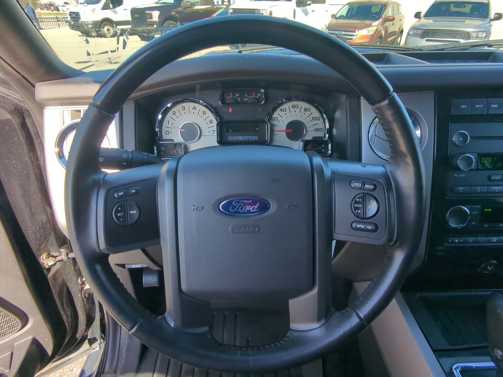 Used 2011 Ford Expedition Limited image 26