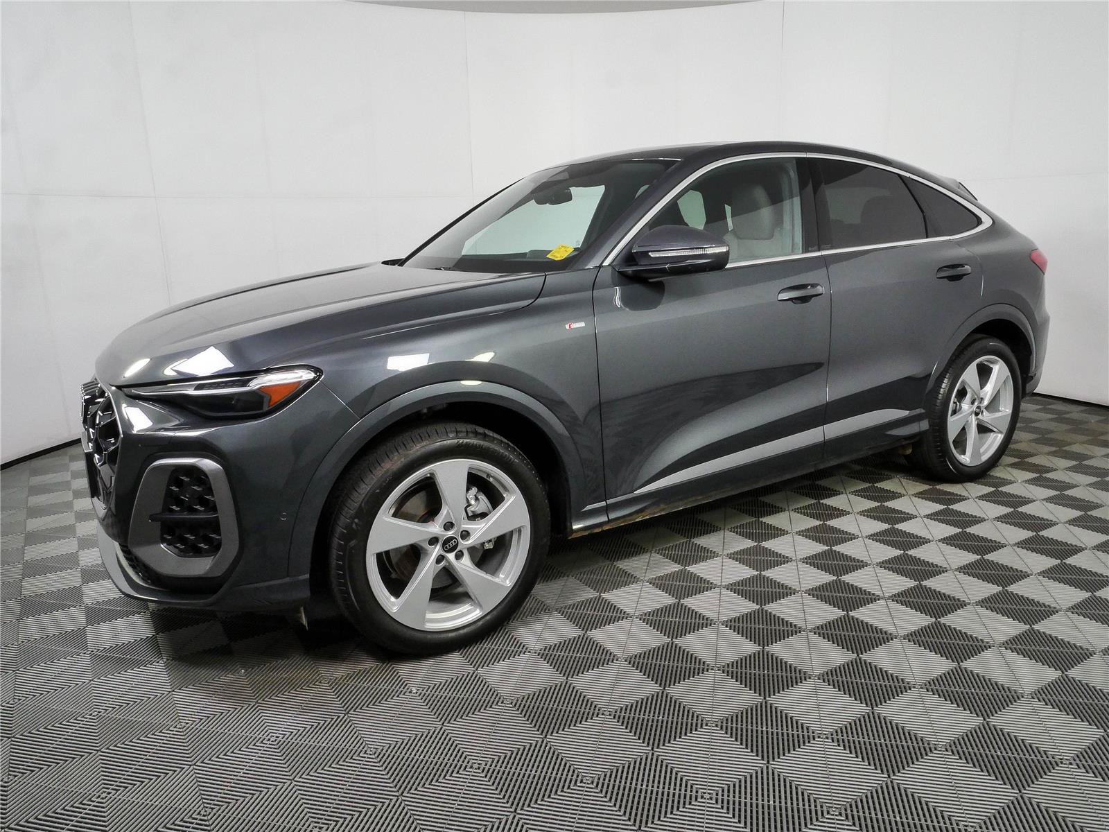 Used 2025 Audi Q5 Prestige w/ 20" Wheel Package AWD/4WD image 28