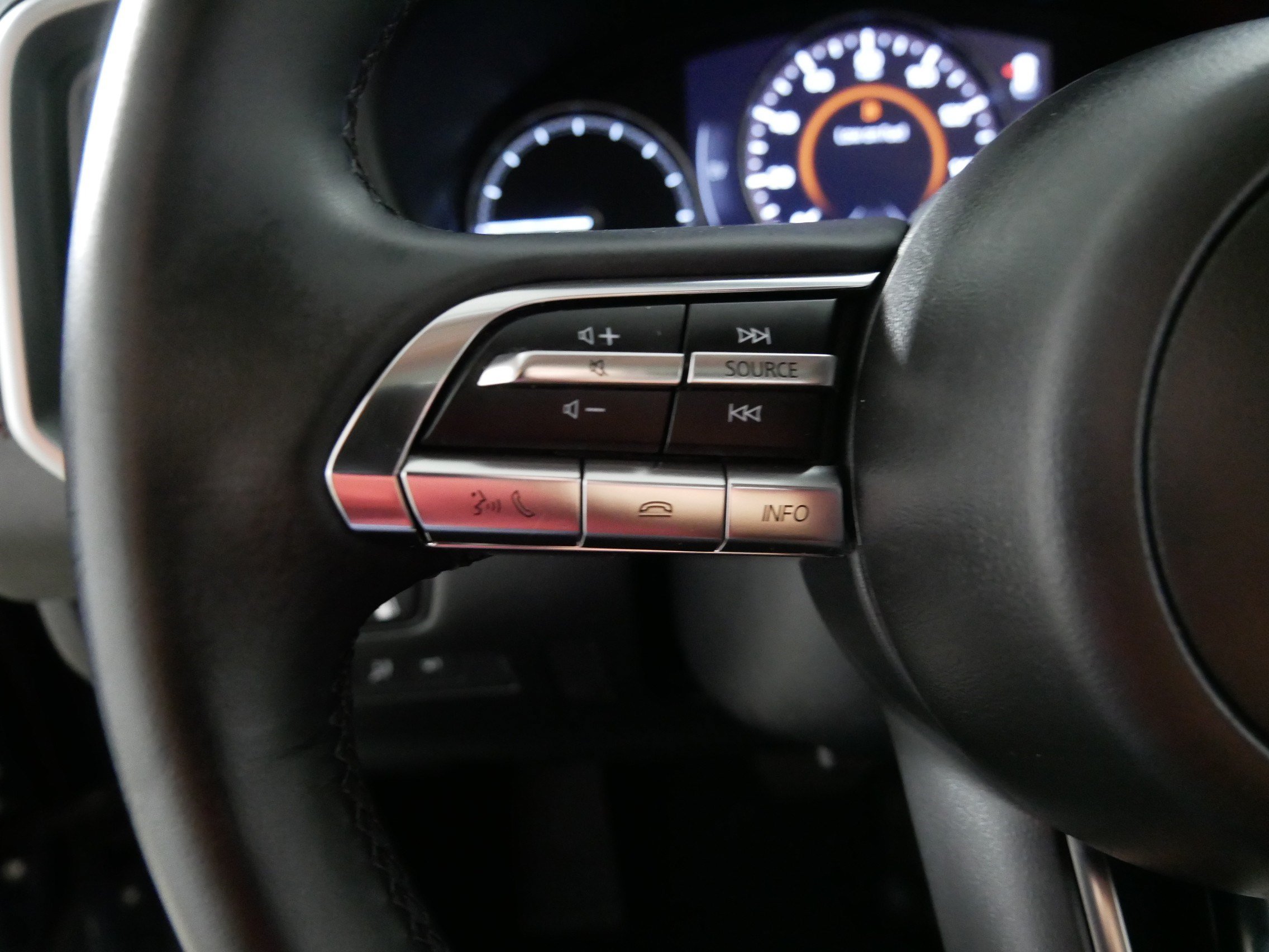 Used 2025 MAZDA CX-50 AWD 2.5 Hybrid w/ Premium Pkg image 27