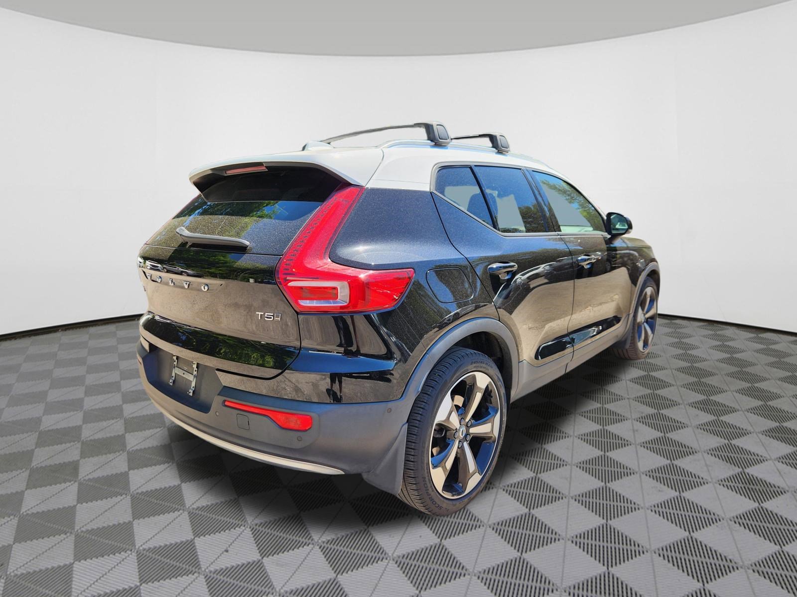 Used 2019 Volvo XC40 T5 Momentum AWD/4WD image 4