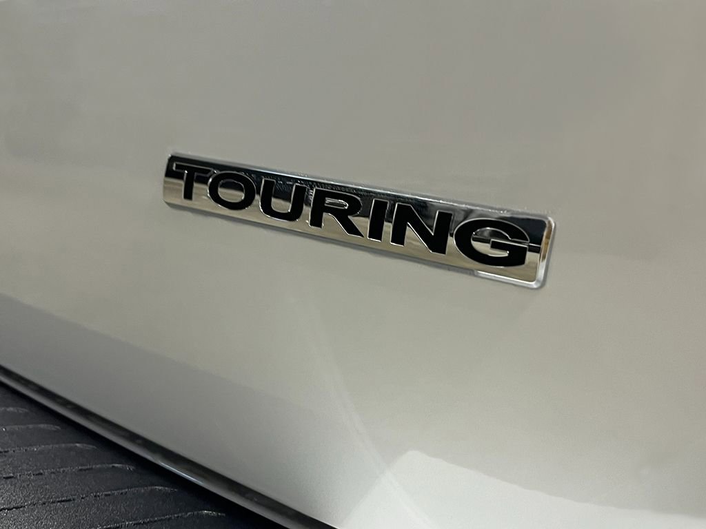 New 2026 Honda Odyssey Touring image 7