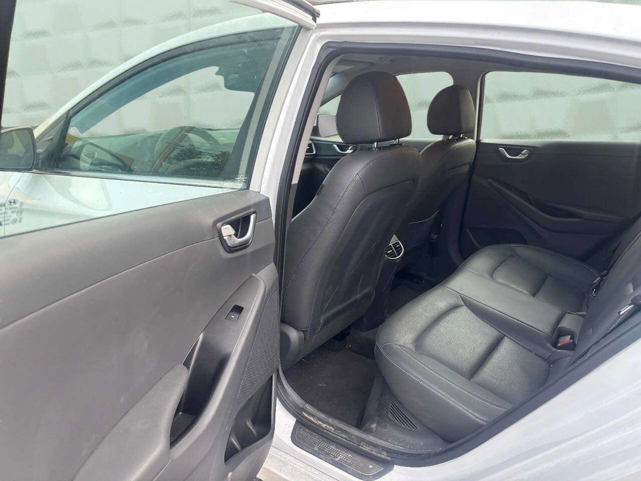 Used 2019 Hyundai Ioniq Limited FWD image 15