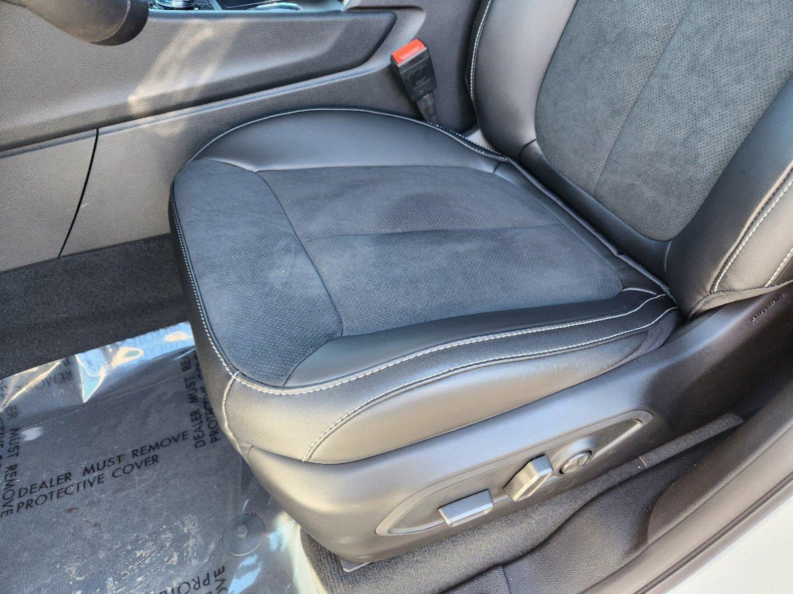 New 2025 Jeep Grand Cherokee Altitude image 12