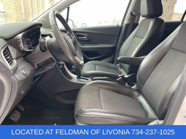 Certified 2022 Chevrolet Trax LT w/ LT Convenience Package image 18