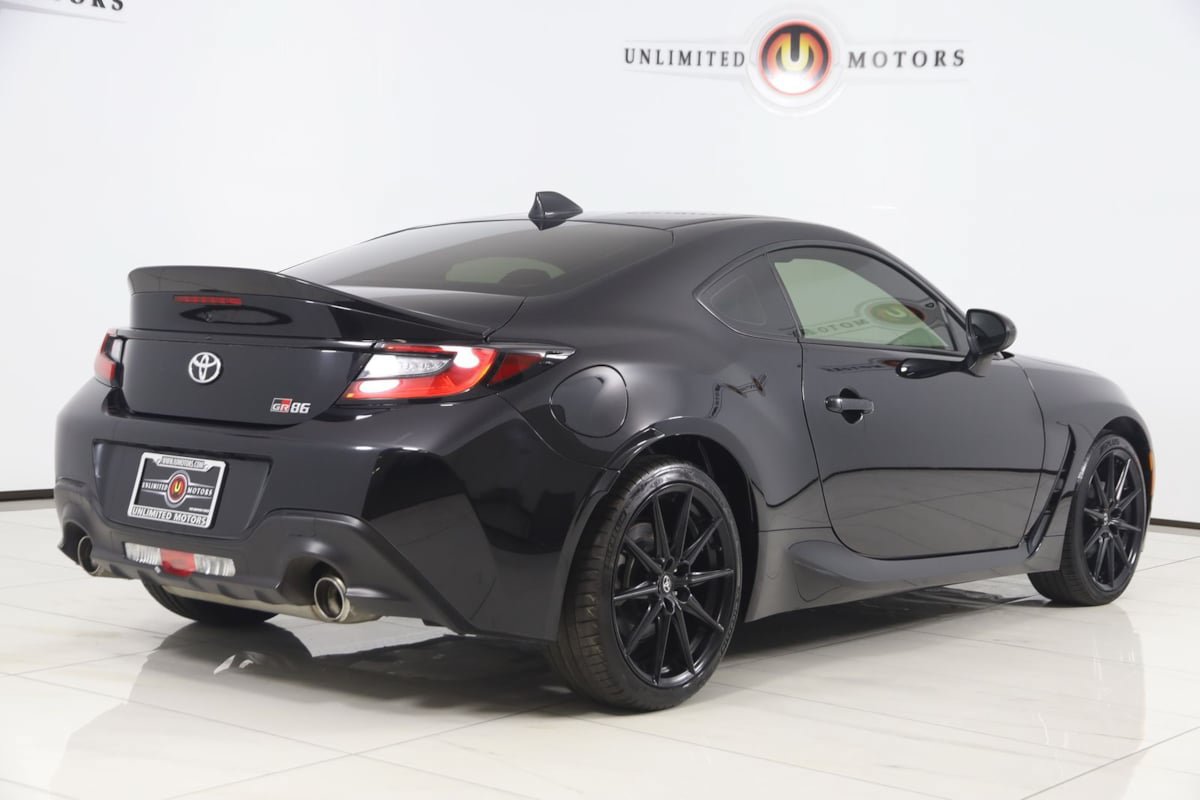 Used 2024 Toyota GR86 Premium RWD image 3