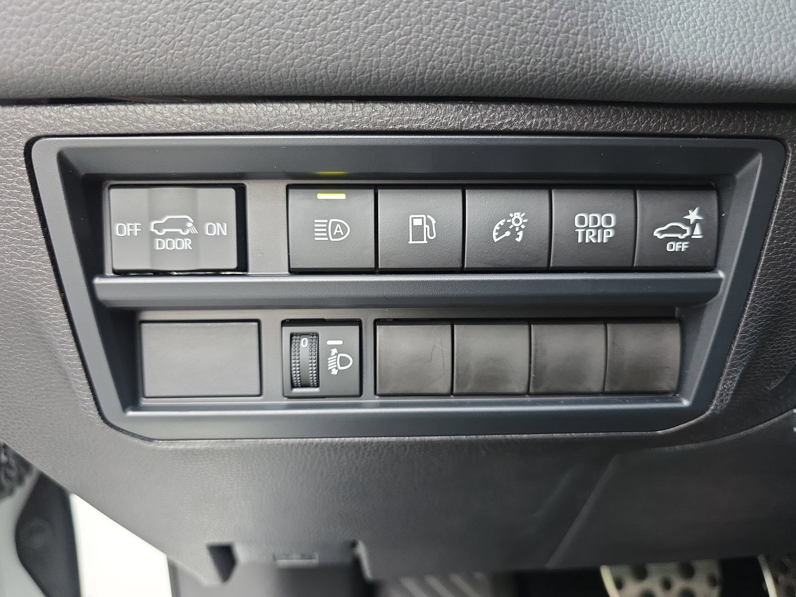 Used 2026 Toyota Sequoia SR5 w/ TRD Off-Road Package AWD/4WD image 27