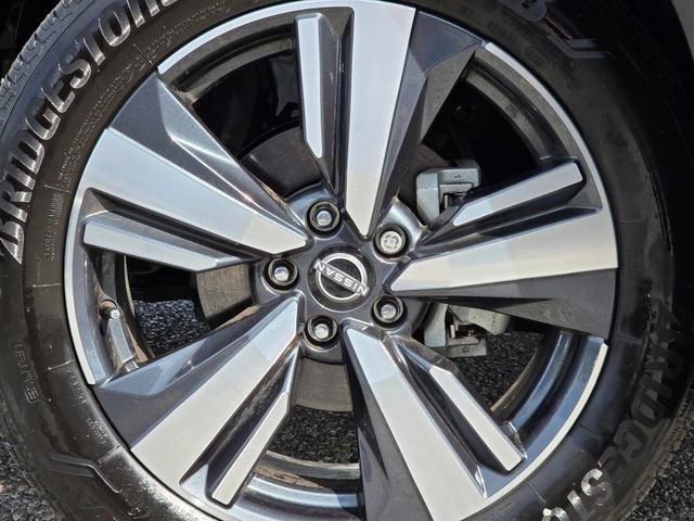 Used 2023 Nissan Rogue SL w/ SL Premium Package image 21