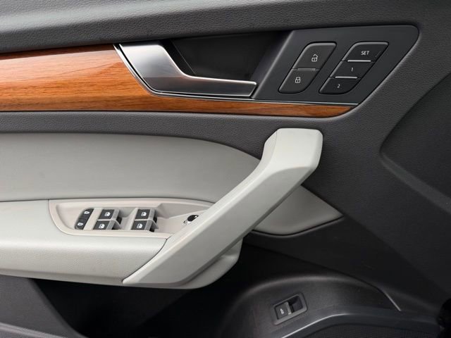 Used 2022 Audi Q5 2.0T Premium w/ Convenience Package image 14