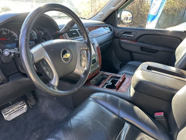 Used 2014 Chevrolet Suburban LTZ image 14