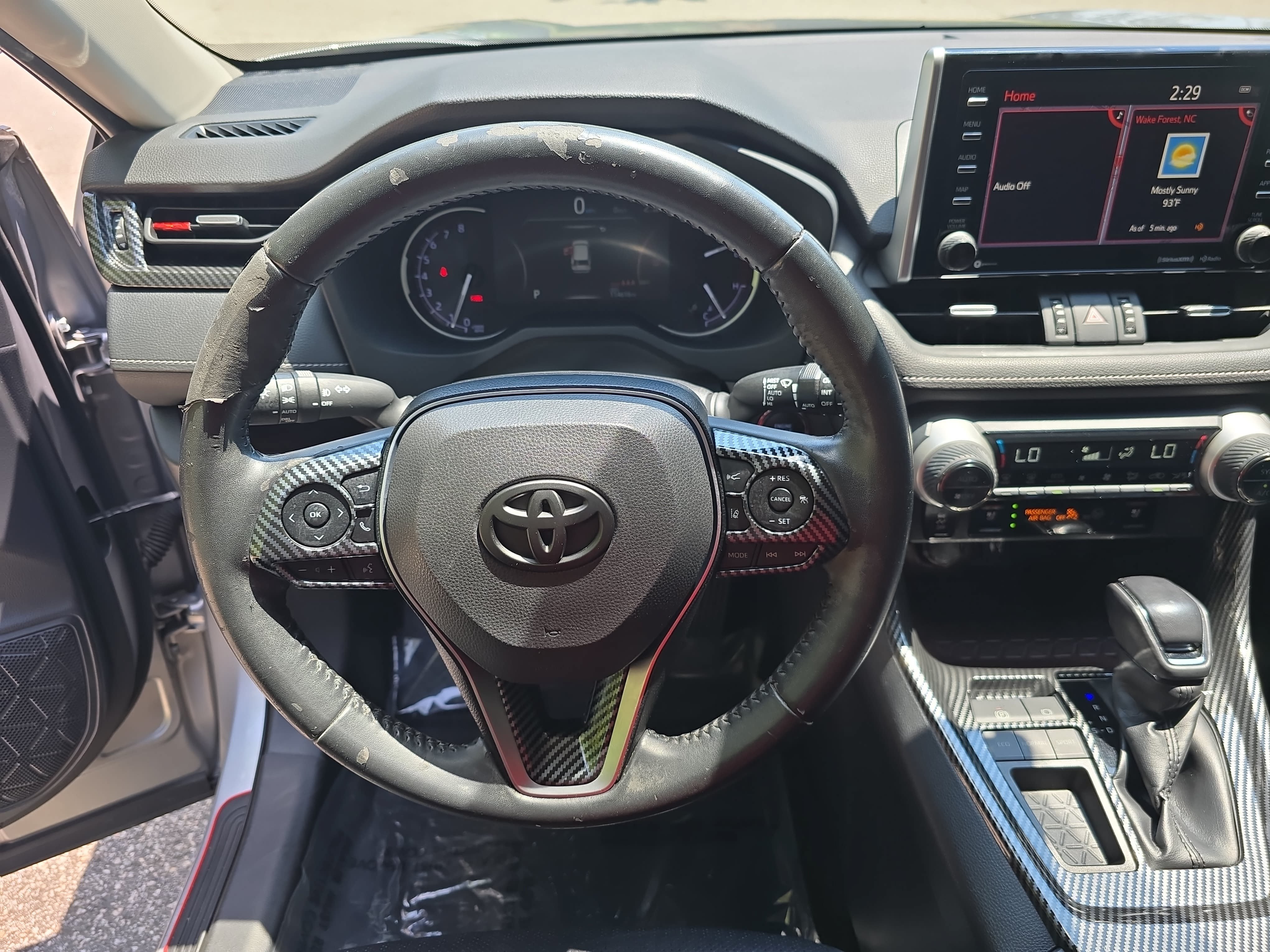 Used 2019 Toyota RAV4 Limited w/ Cold Weather Package FWD image 15